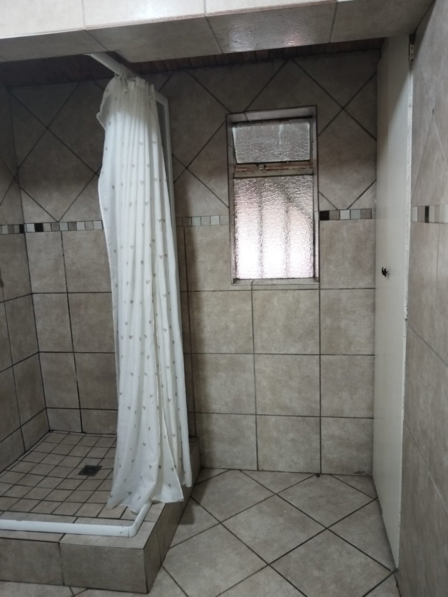9 Bedroom Property for Sale in Brandwag Free State